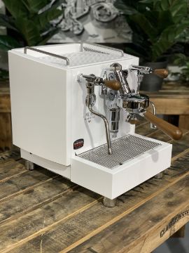 Izzo Alex Duetto IV PLUS 1 Group  White & Timber