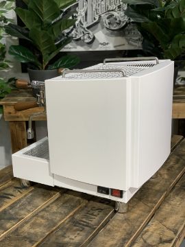 Izzo Alex Duetto IV PLUS 1 Group  White & Timber