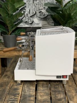 Izzo Alex Duetto IV PLUS 1 Group  White & Timber