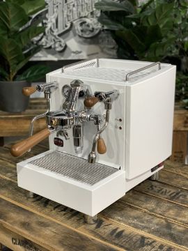 Izzo Alex Duetto IV PLUS 1 Group  White & Timber