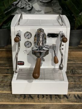 Izzo Alex Duetto IV PLUS 1 Group  White & Timber