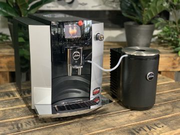 Jura E6 Platinum Fully Automatic with Cool Control Package