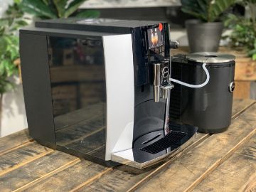Jura E6 Platinum Fully Automatic with Cool Control Package