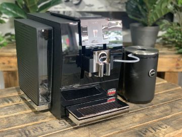 Jura Z6 Fully Automatic with Cool Control Package